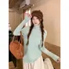 Camisa base de tricô canelada de manga longa com gola alta para mulheres, novo estilo outono e inverno 2025, suéter base macio versátil