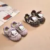 Zapatos para niñas 2026 Otoño Nuevo Ligeros Zapatos Deportivos Infantiles Moda para Niñas Dibujos Animados Suela Blanda Entrenamiento Alemán Zapatos Argan