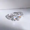 Diseño de nicho anillo de piedra lunar de alta calidad con incrustaciones textura de lujo ligero personalidad moda estilo frío anillo abierto para hombres y mujeres