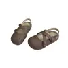 Sandálias fechadas para bebês, estilo floresta, doces, trançadas, vazadas, 2026 nova coleção primavera/verão, sapatos macios para bebês