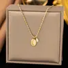 [Collar de Acero de Titanio Dorado + Color Acero] Moda de Lujo Ligero para Mujer El Más Fácil de Combinar Cadena para Clavícula Collar de Amor de Nicho de Gama Alta