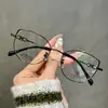 Elegantes Armazones para Gafas de Prescripción Cat-Eye para Mujer, Delicados Armazones Negros Finos con un Toque de Alta Gama, Versátiles para el Trayecto Diario, Modernos Lentes con Bloqueo de Luz Azul