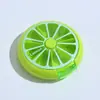 Suministros del Fabricante Caja de Pastillas Portátil Mini de 7 Compartimentos, Caja de Pastillas con Forma de Fruta, Organizador de Pastillas Transparente Redondo Giratorio, Caja de Pastillas Personalizable