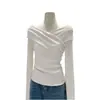 Camiseta de punto fina y elegante para mujer, de manga larga, con cuello en V cruzado plisado, de terciopelo cómodo, de un solo hombro, para otoño e invierno, venta al por mayor transfronteriza