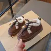 Zapatos de Algodón para Niños Zapatos de Felpa de Moda para Mujer Birkenstock Zapatos Cálidos con Plus de Terciopelo 2026 Botas Cortas Versátiles de Piel de Cordero con Perlas Botas de Nieve