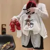 Conjunto de sudadera para niños, nueva colección primavera/otoño, moderno y a la moda, con un diseño de muñeca 3D en la sudadera y los pantalones, un conjunto de dos piezas para niños y niñas