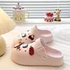 Sandalias tipo Birkenstock Dulces para el Verano y el Trabajo, Zuecos de EVA con Delicados Lunares Lindos, Moño de Fresa y Diseño Perforado