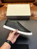 Zapatillas casuales de cuero para hombre con parte superior de patrón lichi, marca GA, suela de goma blanca, sencillas y versátiles para el uso diario