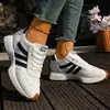 Zapatos de papá para mujer 2026 verano nuevo modelo, malla transpirable para aumentar la altura, deportivos casuales, modernos