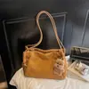 Bolsa Fosca Retro para o Dia a Dia 2025 Outono Nova Bolsa de Ombro Feminina de Grande Capacidade Bolsa Tote para Saída de Estudante Universitário