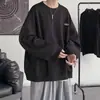 Sudadera casual versátil de moda para hombre con cuello redondo estilo Hong Kong, camiseta deportiva de manga larga jacquard de otoño, ropa elegante para hombre