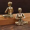 Figura de mujer sentada de latón Adorno pequeño Artesanías Mini adorno Vintage Creativo Adorno pequeño para Oficina en Casa