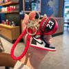 Llavero con forma de zapatillas de baloncesto AJ de simulación creativa, colgante personalizado para pareja, llavero para bolso de coche, regalo exquisito al por mayor