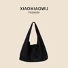 Nova Bolsa Tote de Camurça Estilo Commuter Estilo Coreano Retrô Grande Capacidade Bolsa de Ombro Feminina Outono e Inverno Estilo Nicho Bolsa de Axila