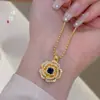 Loja de ouro com pingente de camélia rotativo em ouro de areia e diamante acessórios diy colar temperamento pingente bonito caro