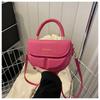 Bolsa de Ombro Transversal com Design de Concha Prensada Estilosa 23 Bolsa de Mão 20 Bolsa Feminina Feminina Semicircular Moda Nova