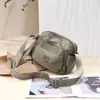 Bolsa de Ombro de Nylon Leve de Grande Capacidade Nova Verão 2026, Bolsa Quadrada Pequena Multi-Camadas Simples e Versátil, Bolsa Transversal Feminina