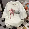 Camiseta Retro Literaria Casual Holgada de Manga Corta con Estampado de Letras Graffiti de Diseño de Nicho para Mujer Verano 2025