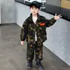 Fatos para Meninos, Estilos de Primavera e Outono, Uniformes de Treinamento Militar Camuflados Esportivos para Crianças de Tamanho Pequeno e Médio, Roupas Esportivas de Outono da Moda e Legais para Uso ao Ar Livre