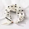 Collar de Perlas de Anacardo de Gama Alta Bufanda de Seda para Mujer Bufanda Delgada de Primavera y Verano Hebilla Magnética Cadena para Clavícula Bufanda Cuadrada Pequeña Nueva Versátil