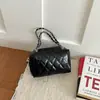 Bolsa de Mão Moda Estilo Coreano Pequena Tote Bag Feminina Verão 2026 Nova Bolsa de Corrente Matelassê com Diamantes Toque de Luxo Bolsa Quadrada Pequena Transversal