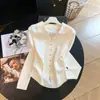 Suéter de Manga Longa com Gola Polo Outono/Inverno 2026, Tricô Estiloso com Ajuste na Cintura e Design de Botões, Adequado para Usar em Camadas ou Sozinho