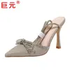 Los estilos en stock de Juyuan están disponibles durante todo el año: Zapatos de tacón alto europeos y americanos, zapatos de mujer de moda transfronterizos de talla grande, zapatos de tacón alto sexys con pedrería