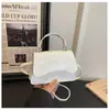 Bolso Pequeño Cuadrado Versátil Retro de Color Sólido de Moda para Mujer Nuevo Estilo Otoño 2026 Personalidad Casual Moda Ligero Bolso Cruzado
