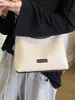 Bolsa de Axila Yuezi 2025 Estilo Verão Novo para Mulheres, Cor Sólida, Estilosa, Bolsa Tote de Grande Capacidade, Bolsa de Mão Simples para o Dia a Dia