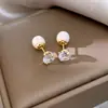 Pendientes Minimalistas de Zirconia y Perla Aguja Plateada, Pendientes de Botón de Lujo Ligero de Nicho de Alta Gama, Pendientes de Moda Versátiles y Elegantes para Mujer
