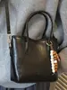 Bolso tipo bandolera cubo de aspecto elegante para mujer 2025 Invierno Nuevo Bolso de mano casual Popular Bolso de hombro Bolso cruzado retro