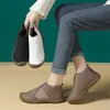 Zapatos de algodón invierno nuevos engrosados zapatos de algodón del viejo Pekín zapatos de mujer forrados de felpa cálidas botas de nieve para ancianos botas de algodón zapatos de madre