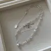 Conjunto de Collar y Pulsera de Cristal Estilo Ins Suave de Principios de Primavera con Diseño de Nicho, Elegante y de Alta Gama
