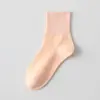 Calcetines holgados para mujer, otoño e invierno, de media pantorrilla, transpirables, que absorben el sudor, calcetines sin costuras