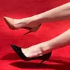 Nuevos zapatos de tacón alto para coquetear en la cama, elegantes y sexys, negros, con un tacón delicado y suela roja, versátiles y fáciles de combinar