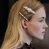 Presilha Flor de Cinco Pétalas Coreana Grampo de Cabelo com Pérola Grampo de Cabelo Feminino Clipe Lateral para Franja Vermelho da Internet Clipe para Nuca Feminino Vermelho da Internet Tendência