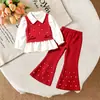 Venta al por mayor de camisas elegantes y con estilo de manga larga para primavera y otoño con solapas, chalecos de perlas y pantalones de color liso ligeramente acampanados para niños y jóvenes