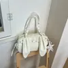 Bolso tote Boston de lunares estilo coreano, un bolso de mano, bolso de hombro moderno y elegante, y lindo bolso con orejas de conejo para mujer