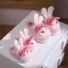 Pantuflas de algodón EVA para invierno, con un lindo diseño de conejo policía, son cálidas, forradas de felpa y adecuadas tanto para niños como para niñas, así como para que padres e hijos las usen en casa.. También son antideslizantes y tienen una suela gruesa