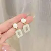 Pendientes Cuadrados Franceses Suaves Elegantes Geométricos con Goteo de Aceite Moda Temperamento Retro de Gama Alta Accesorios para Orejas Otoño e Invierno Explosiones