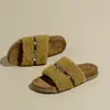 Nuevas Pantuflas de Felpa de Alta Gama 2026 con Falda, Sandalias de Deslizamiento Peludas de Suela Gruesa para Otoño e Invierno para que las Mujeres las Usen Afuera