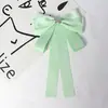 Pajarita para Mujer, Moño Grande en Verde Claro con Pasador de Cinta de Perlas, Broche Accesorio Estilo Universitario, Broche de Perlas