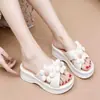 Dropshipping Suela Gruesa Tacón Medio Zapatillas Lindas para Mujer Verano Exterior Hogar Antideslizante Suela Suave Resistente al Desgaste Precio de Fábrica al por Mayor