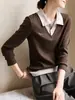 Camisa de Manga Larga Patchwork con Cuello Falso de Dos Piezas Melard para Mujer, Nuevo Estilo Otoño e Invierno, Corte Relajado, Top Adelgazante, Moderno