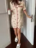 Camisón Corto de Tejido con Estampado de Lazo Rayado, Mangas Cortas y Cuello con Botones al Frente