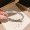 Brazalete Abierto Ovalado de Circonio de Moda para Viajes Diarios Nicho Lujo Ligero Estilo Fresco Pulsera de Moda Joyería de Mano Simple Versátil para Mujeres