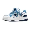 Tenis de Mujer de Caña Baja Bloque de Color con Forma de Corazón de Alto Atractivo Estético, Diseño Versátil, Esquema de Colores Dopamina y Estilo Deportivo