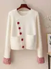 Casaco Suéter Elegante Irregular Estilo Novo Primavera 2026 para Mulheres, Top Tricotado com Design Gracioso, Cardigan Suéter Gola Redonda