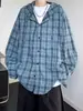 Camisa protectora solar para hombre estilo retro americano, camisa de seda helada para exteriores de verano con un diseño único, chaqueta cárdigan de nicho