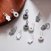 Plata de ley s925 sólida vintage doble cara pequeño colgante de pez redondo charm de rosquilla material para pulsera DIY de cuentas y trenzado